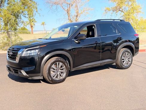 Certified 2025 Nissan Pathfinder SV AWD/4WD image 2