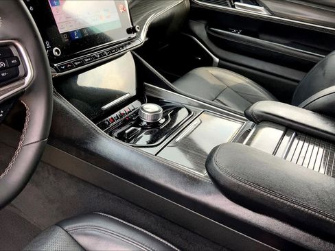 Used 2024 Jeep Wagoneer Series II w/ Flexible Seating Group AWD/4WD image 16