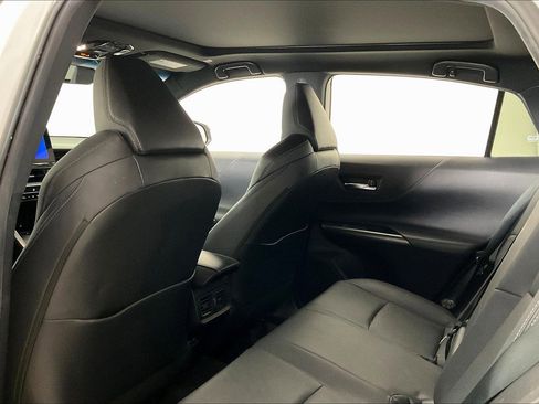 Used 2023 Toyota Venza Nightshade image 5