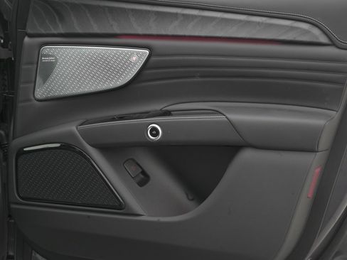 New 2025 Maserati Grecale Modena image 46