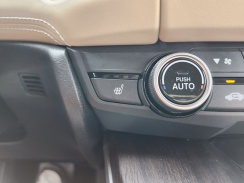 Used 2019 Honda Clarity Plug-In Hybrid image 9