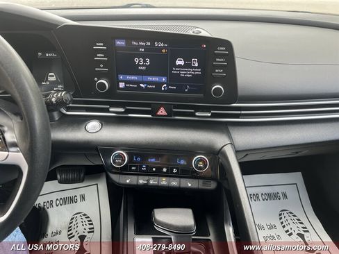 Used 2022 Hyundai Elantra Blue FWD image 31