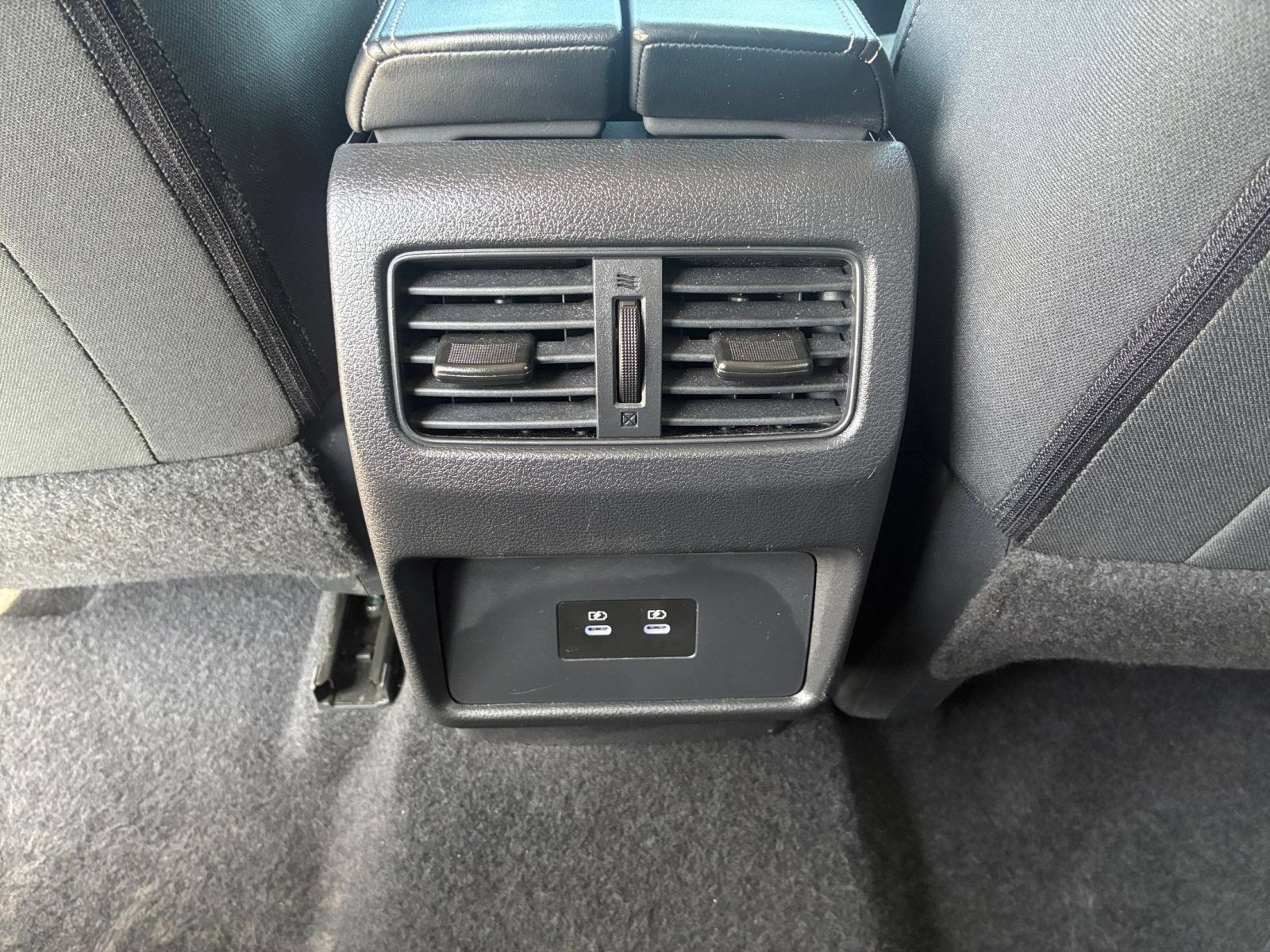 Used 2025 Nissan Rogue SV FWD image 24