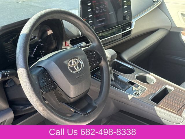 Used 2023 Toyota Sienna LE FWD image 19