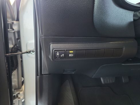 Used 2023 Toyota Corolla LE w/ LE Convenience Package image 15