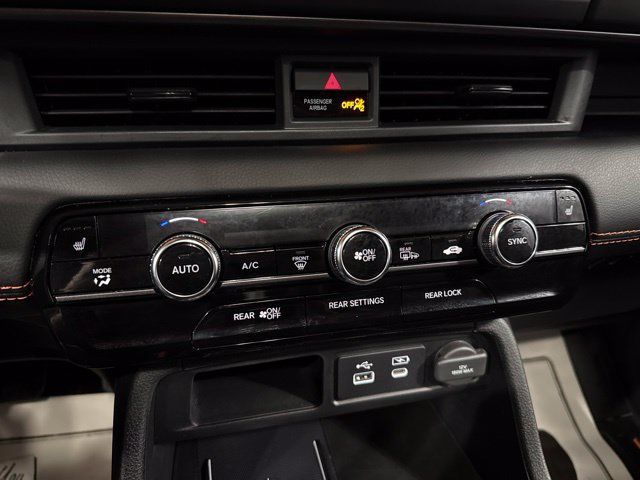 Used 2024 Honda Pilot TrailSport image 19