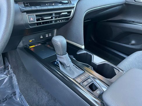 Used 2025 Toyota Camry LE image 37