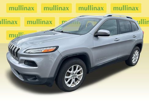 Used 2014 Jeep Cherokee Latitude w/ Trailer Tow Group AWD/4WD image 14
