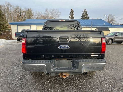 Used 2015 Ford F250 XLT w/ Snow Plow Prep Package image 6