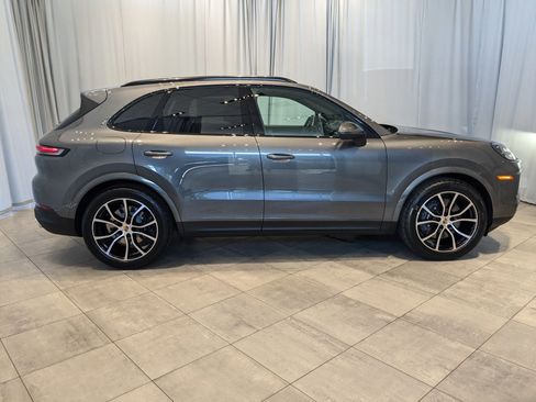 Certified 2025 Porsche Cayenne image 8