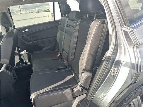 Used 2020 Volkswagen Tiguan SEL image 26
