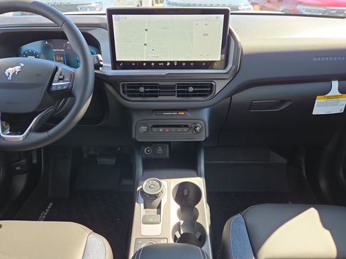 New 2026 Ford Bronco Sport Outer Banks w/ Sasquatch Outer Banks Package image 11