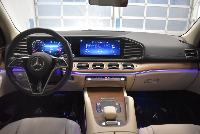 Used 2024 Mercedes-Benz GLS 450 4MATIC image 5