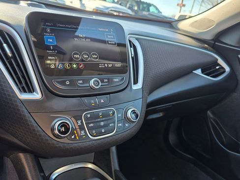 Used 2025 Chevrolet Malibu LT image 27