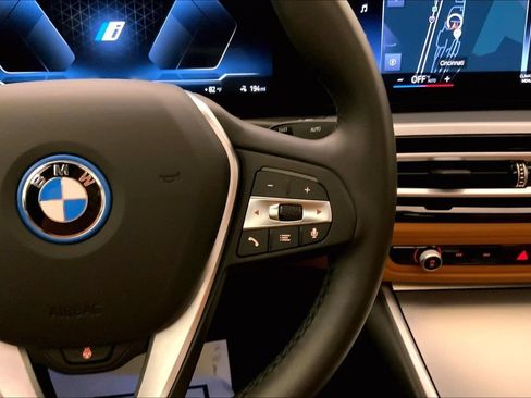 Certified 2023 BMW i4 eDrive35 RWD image 18