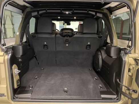 Used 2025 Jeep Wrangler Unlimited Rubicon 392 AWD/4WD image 10