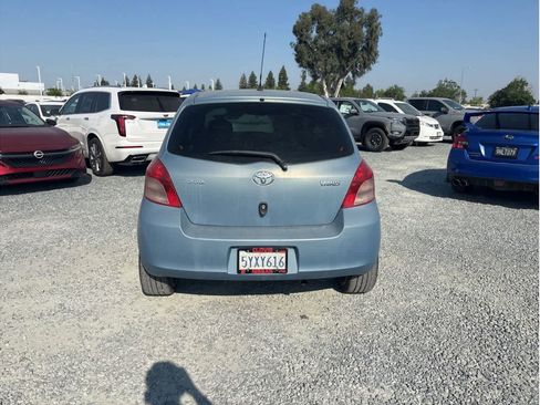 Used 2007 Toyota Yaris 2-Door Hatchback image 8
