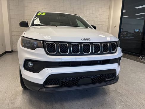 Used 2023 Jeep Compass Latitude image 33