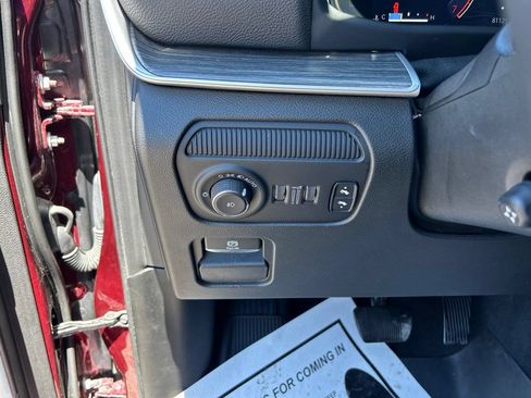 Used 2024 Jeep Wagoneer L Series II w/ Flexible Seating Group AWD/4WD image 25