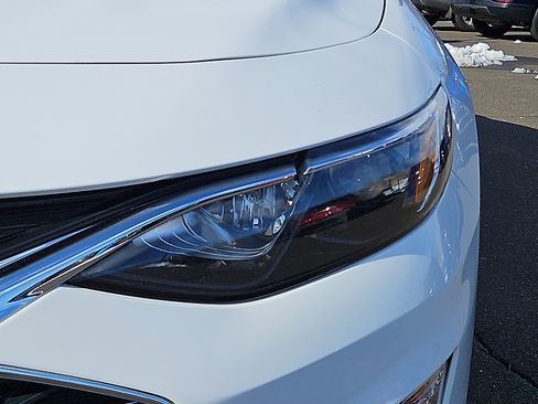 Used 2020 Chevrolet Malibu LT w/ Leather Package image 9