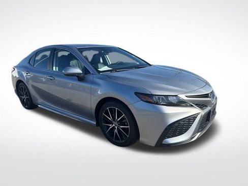 Used 2021 Toyota Camry SE image 7