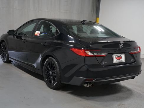 Certified 2025 Toyota Camry SE FWD image 6