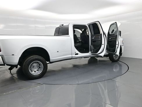Used 2024 RAM 3500 Laramie w/ Towing Technology Group image 37