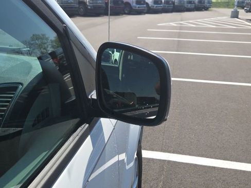 Used 2016 Dodge Grand Caravan SE image 6