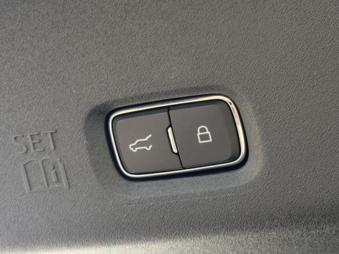 Used 2025 Ford Expedition Platinum AWD/4WD image 8