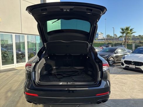 Certified 2022 Maserati Levante GT image 11