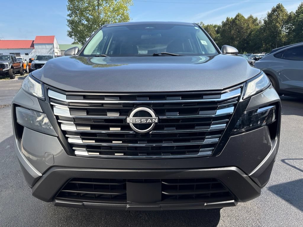 Used 2024 Nissan Rogue SV FWD image 3