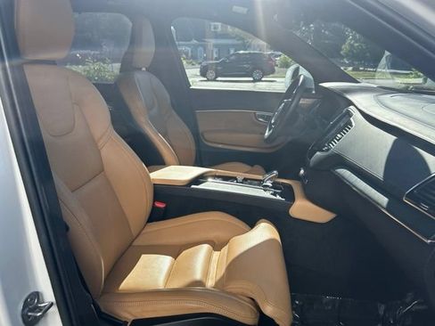 Used 2023 Volvo XC90 B6 Ultimate w/ Protection Package Premier AWD/4WD image 14