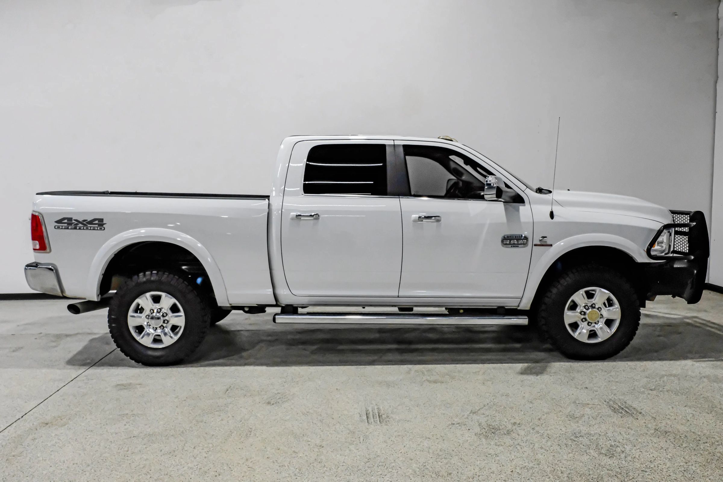 Used 2017 RAM 2500 Longhorn w/ Convenience Group AWD/4WD image 5