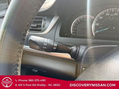 Used 2014 Toyota Camry SE w/ Moonroof Package FWD image 22