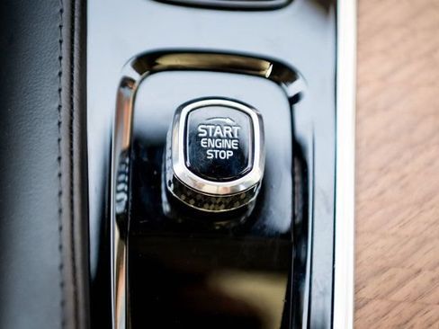 Used 2024 Volvo XC90 B6 Plus w/ Protection Package Premier AWD/4WD image 64