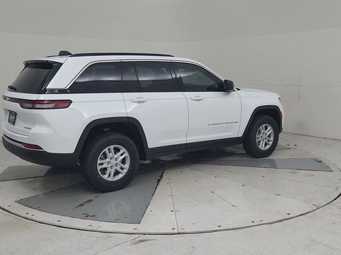 New 2025 Jeep Grand Cherokee Laredo image 15