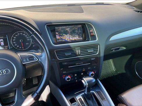 Used 2017 Audi Q5 2.0T Premium Plus w/ Technology Package image 5