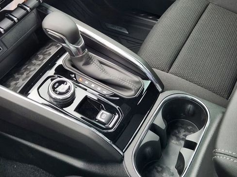 New 2025 GMC Canyon Elevation w/ Convenience Package image 15