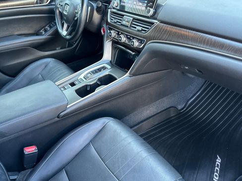 Used 2022 Honda Accord Touring image 16