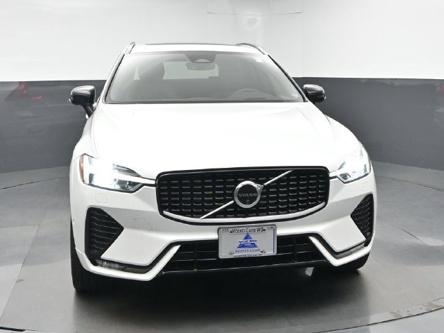 Used 2024 Volvo XC60 B5 Ultimate w/ Protection Package Premier AWD/4WD image 2