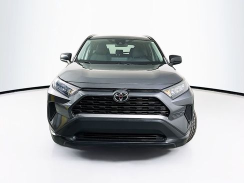 Used 2021 Toyota RAV4 LE image 5