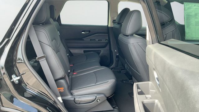 New 2026 Nissan Pathfinder SL FWD image 20
