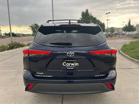 Used 2020 Toyota Highlander XLE AWD/4WD image 8