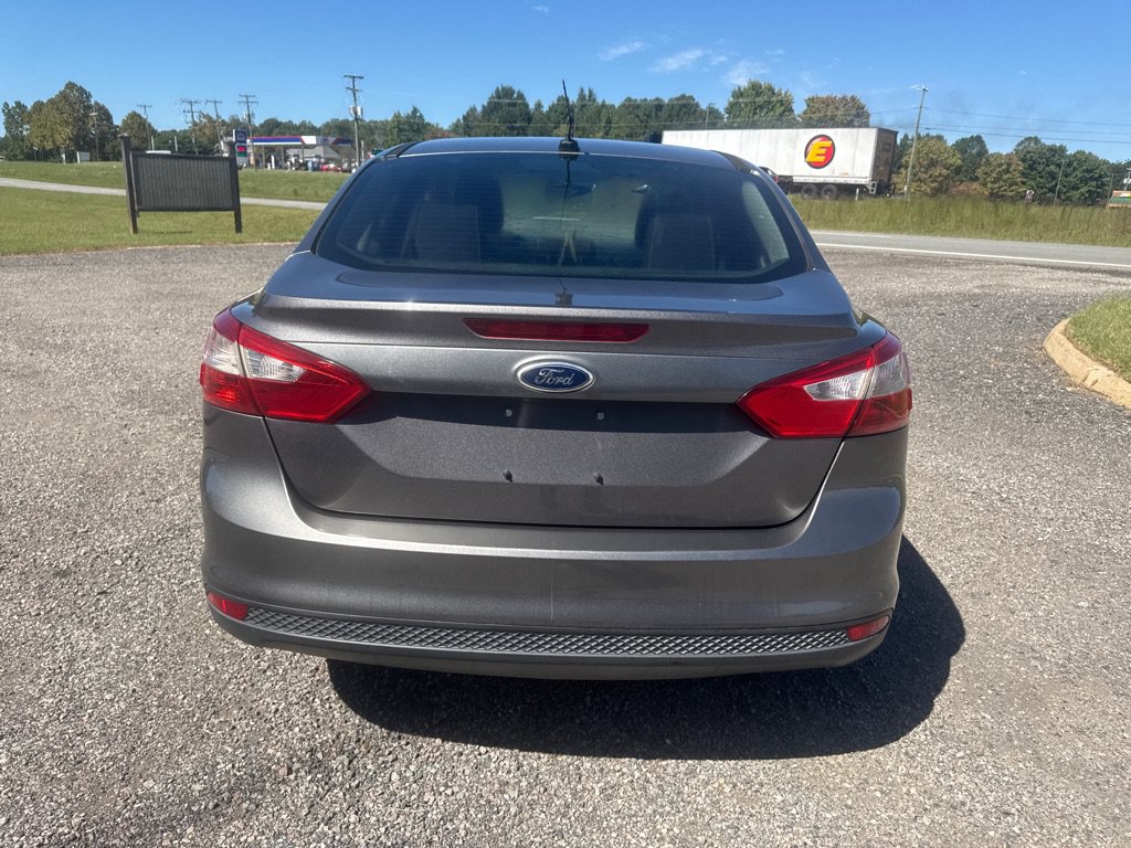 Used 2012 Ford Focus S FWD image 4