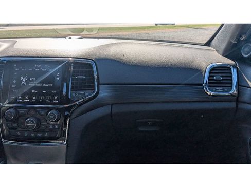 Used 2020 Jeep Grand Cherokee Laredo w/ Laredo X Package image 34