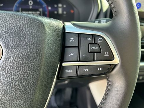 Used 2025 Toyota Grand Highlander AWD image 14