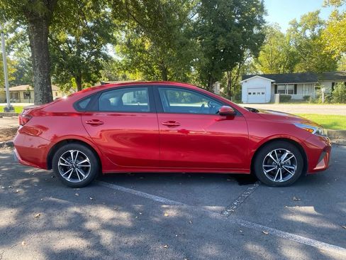 Used 2024 Kia Forte LXS FWD image 8