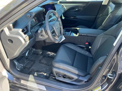 New 2025 Lexus ES 350 w/ Premium Package image 10