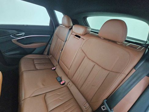 Used 2022 Audi e-tron Chronos w/ Chronos Package image 17