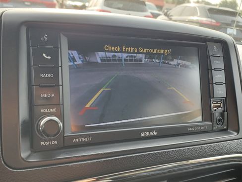 Used 2019 Dodge Grand Caravan SXT FWD image 19